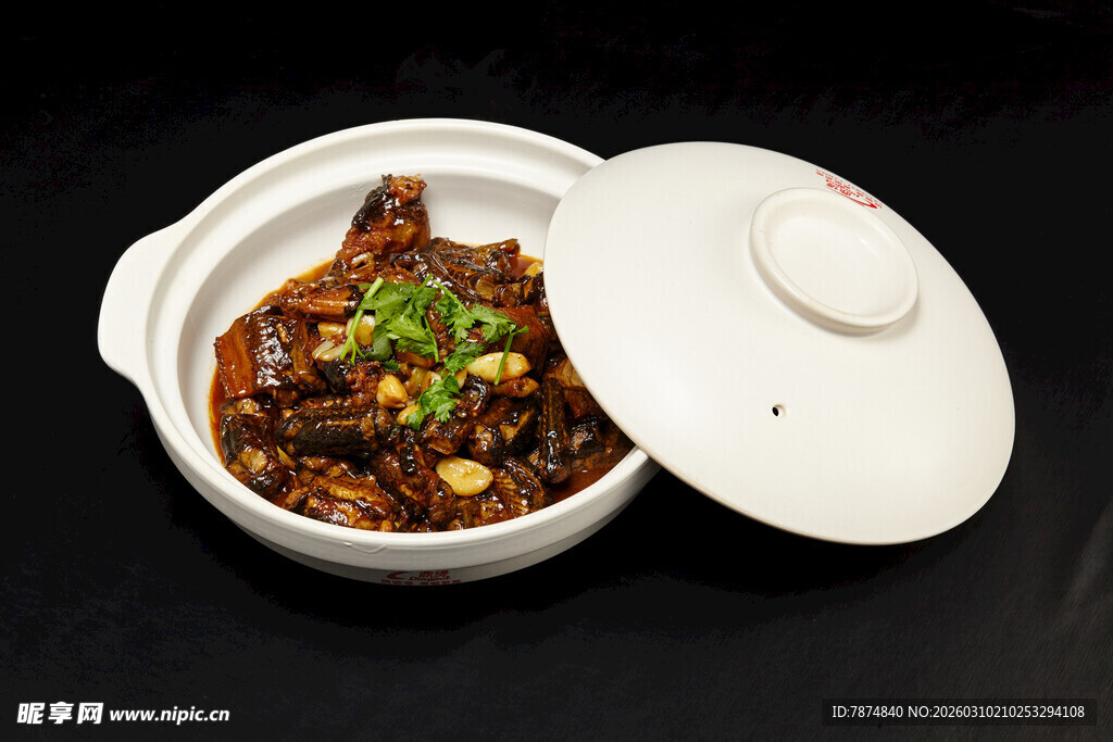 砂锅菜肴开盖飘香