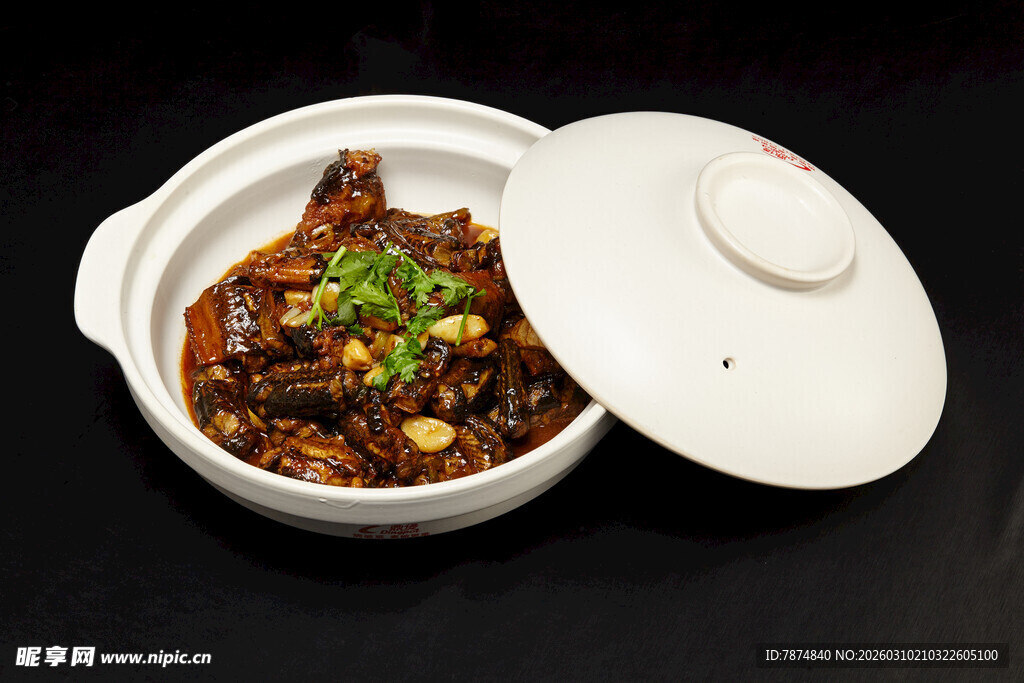 砂锅牛肉煲 香气诱人