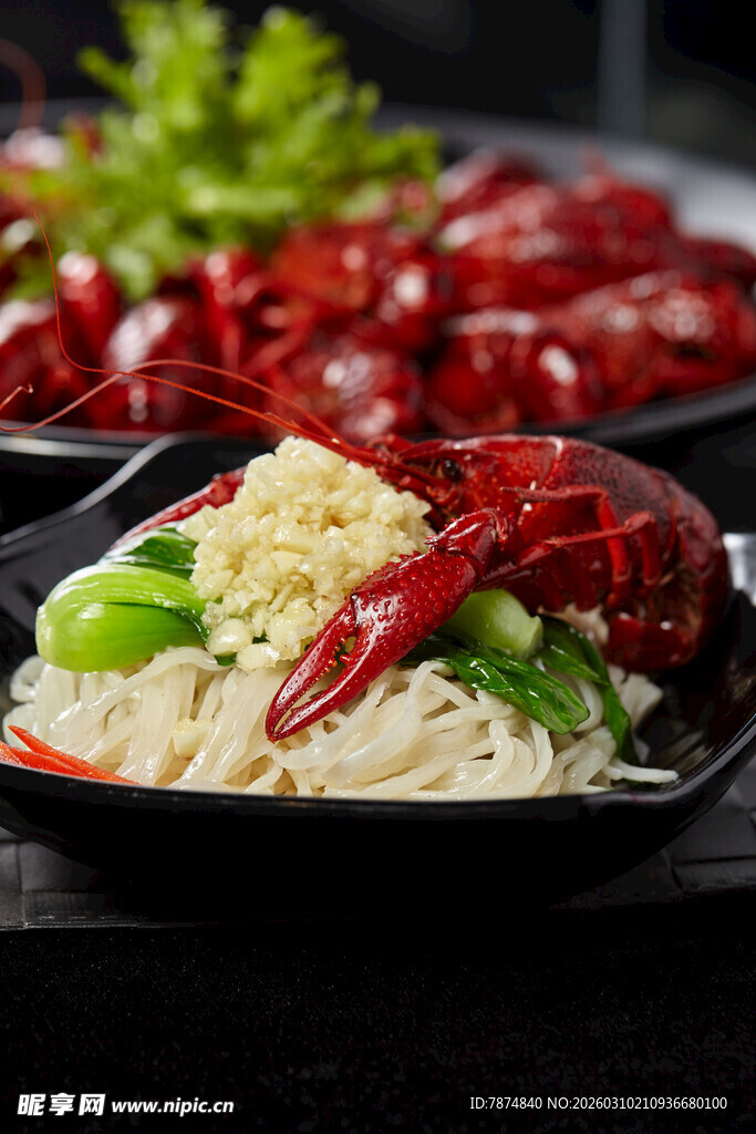 美味蒜蓉小龙虾诱人呈现