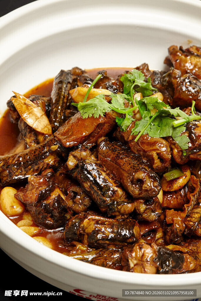 香辣美味炖鳝鱼