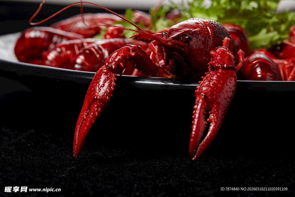 美味小龙虾 盘中诱人佳肴