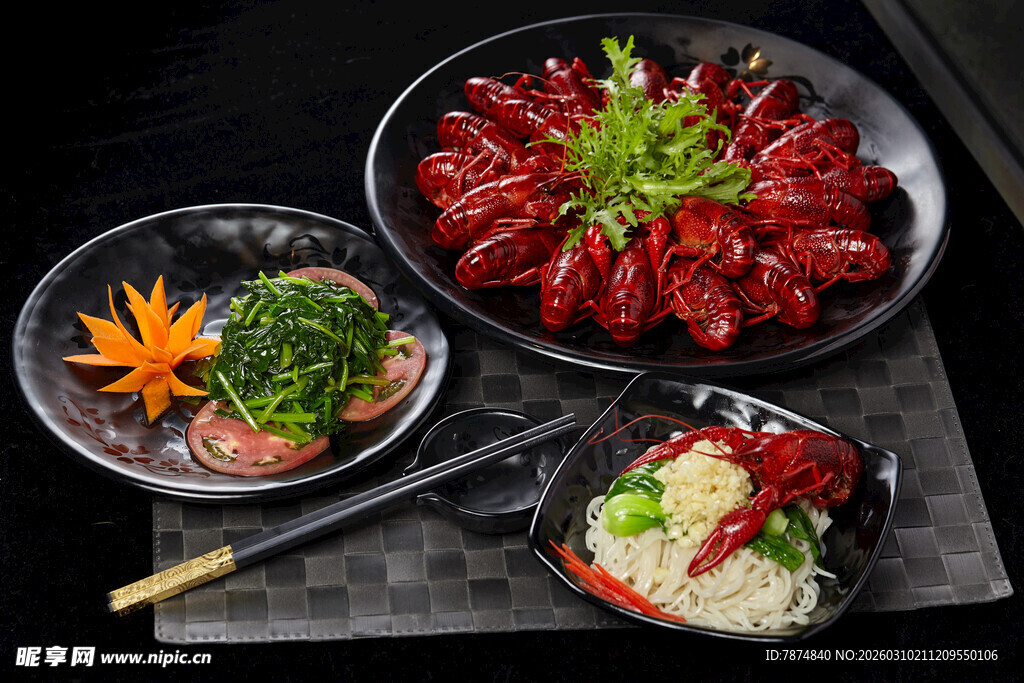 美味小龙虾及特色配菜