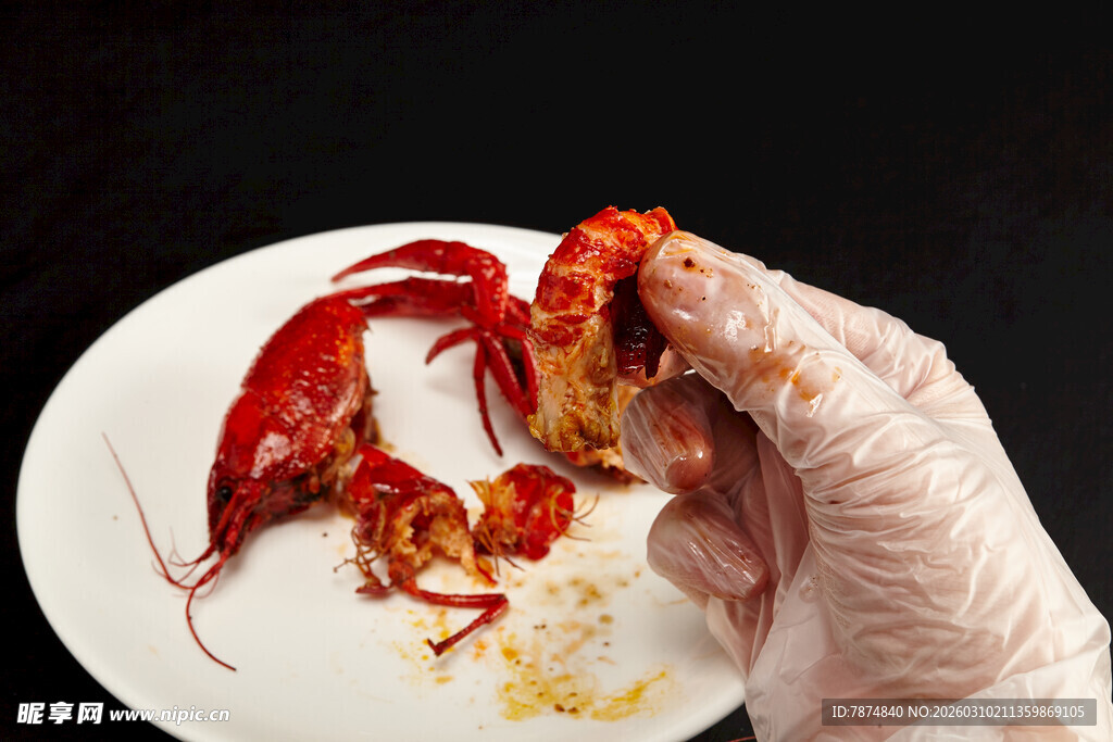 手剥美味小龙虾