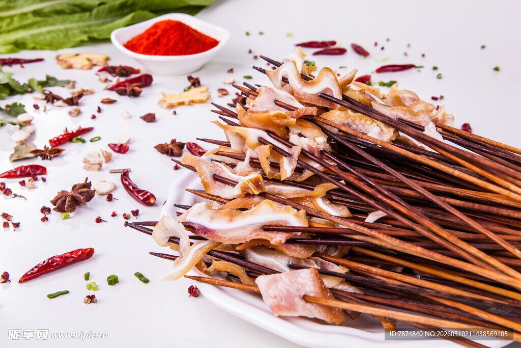 美味鱿鱼串 调料相伴香