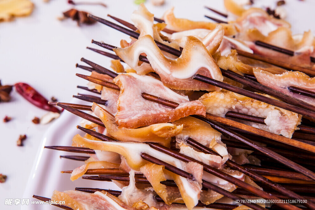 美味巧克力棒配焦糖装饰