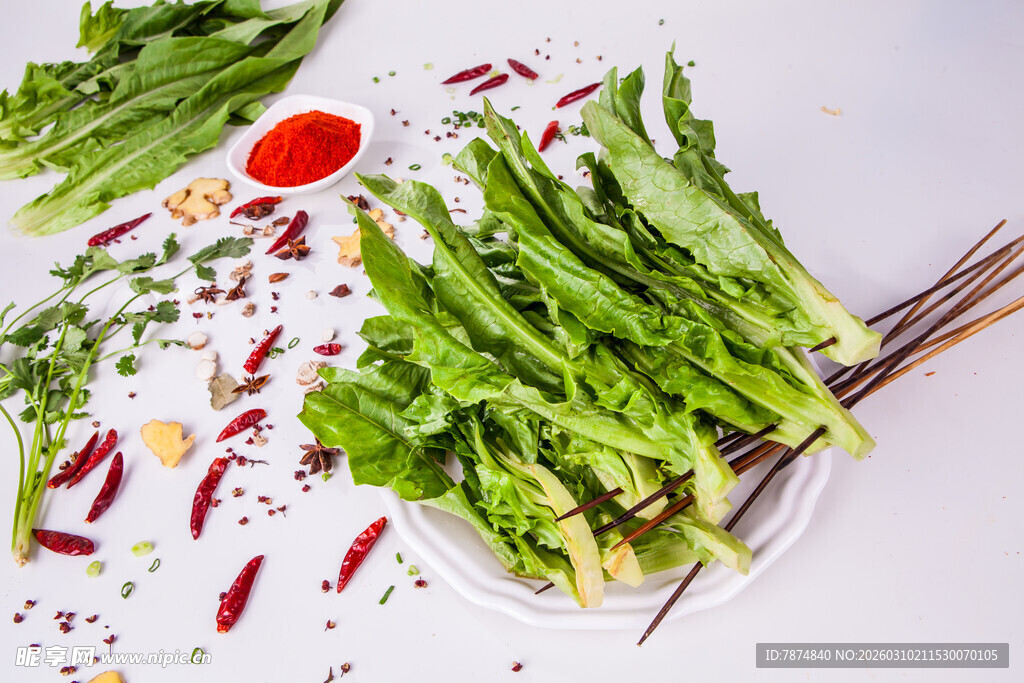 新鲜翠绿蔬菜串 佐料相伴