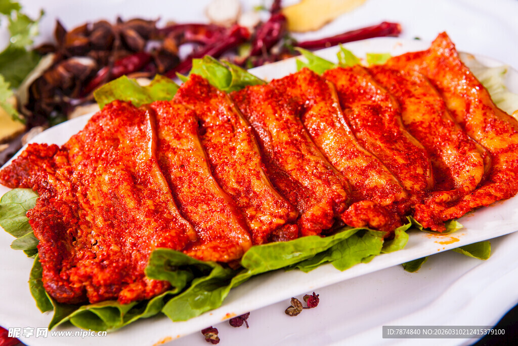 香辣诱人的美味红油猪耳