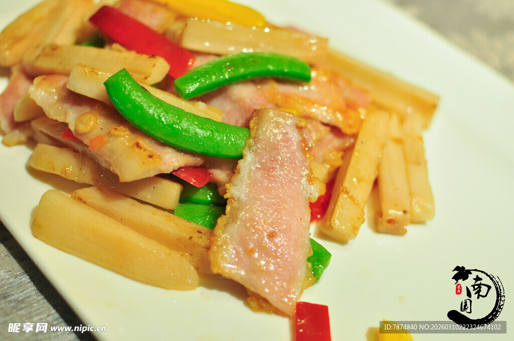 火腿青椒炒土豆条