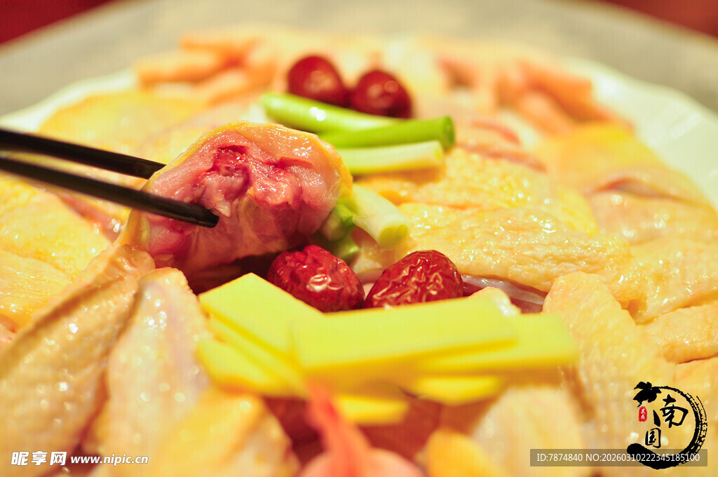 美味拼盘 筷子夹取诱人美食