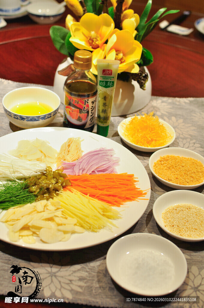 丰盛中式菜肴摆盘展示