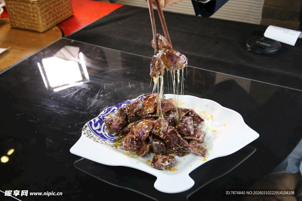 美味拉丝烤肉诱人呈现