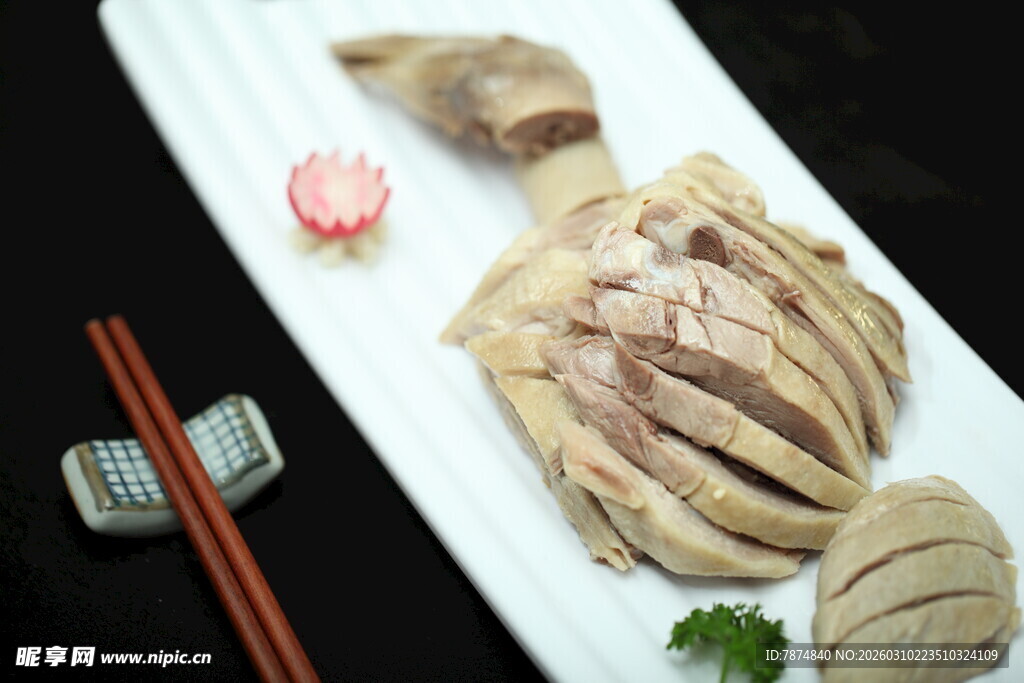 美味手撕鸡摆盘精致