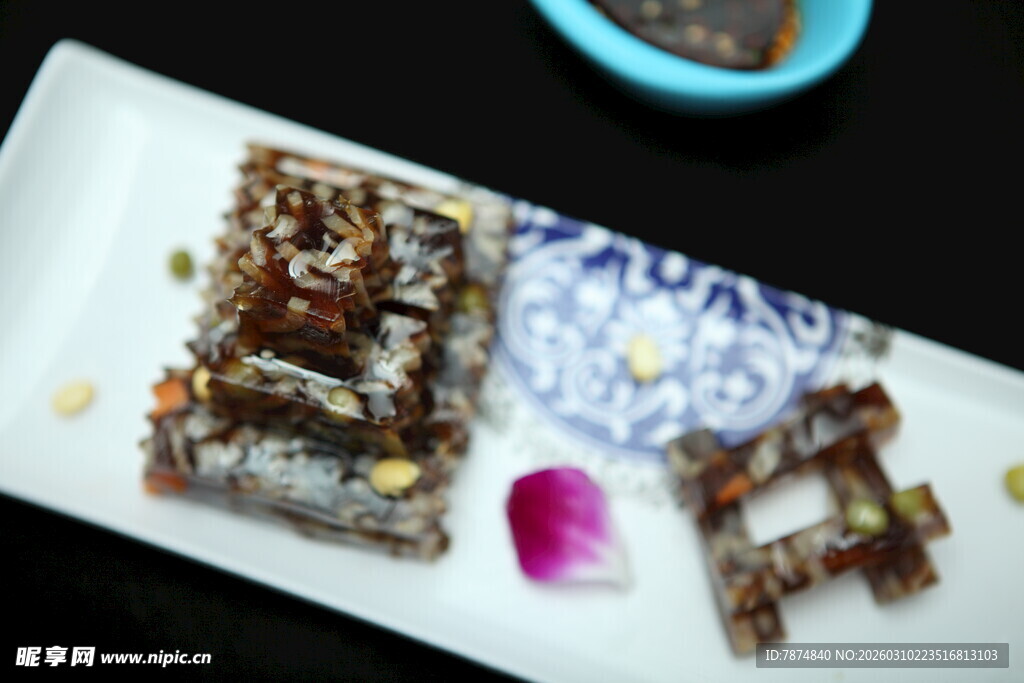 精致美味糕点拼盘