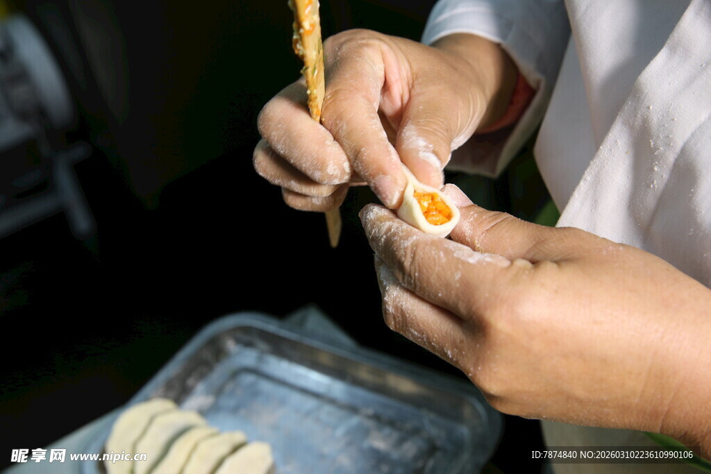 手工包饺子场景