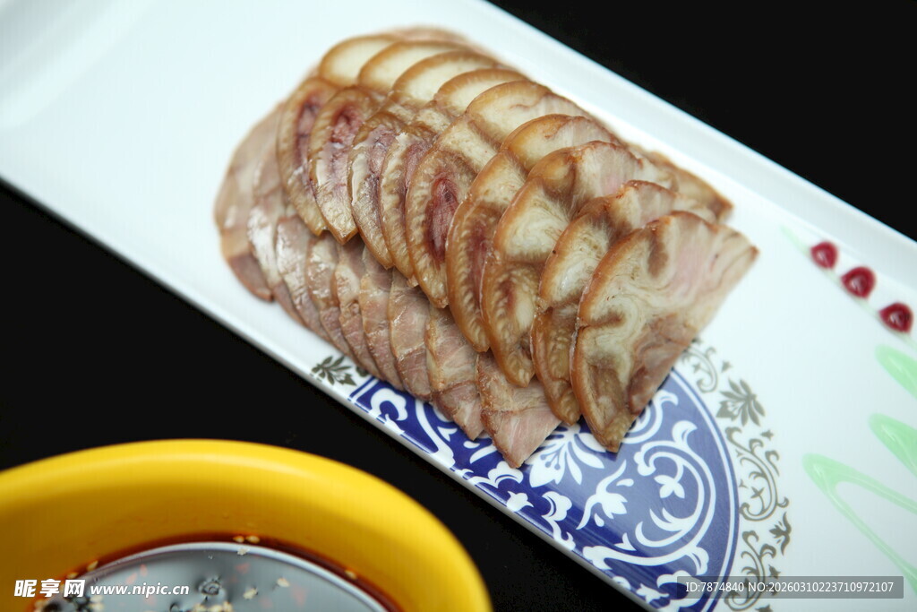 切片烤肉摆盘展示