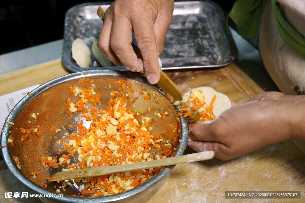 手工制作美味玉米馅料