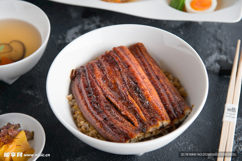 美味五花肉盖饭