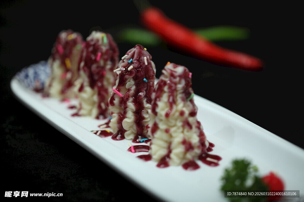 蓝莓山药美食摆盘