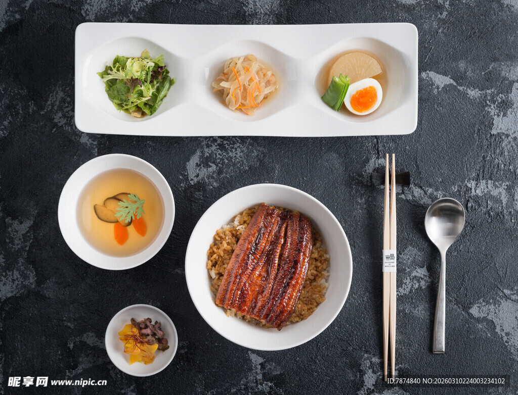 日式美味餐食组合展示