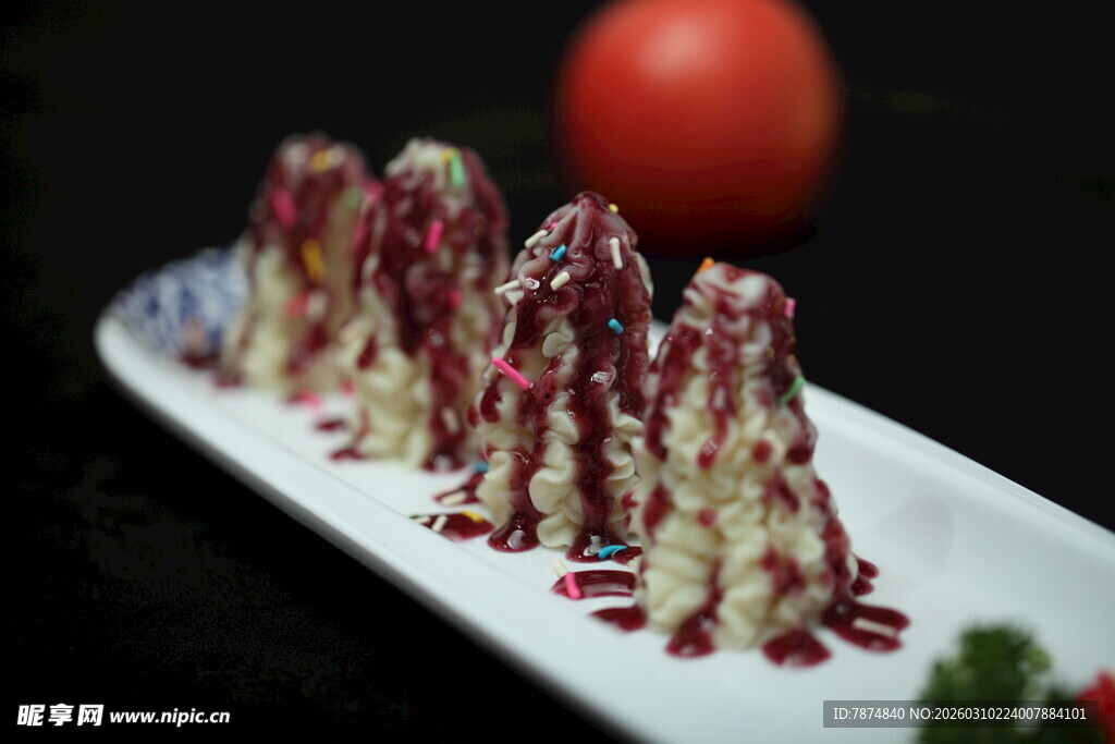 蓝莓山药美食摆盘