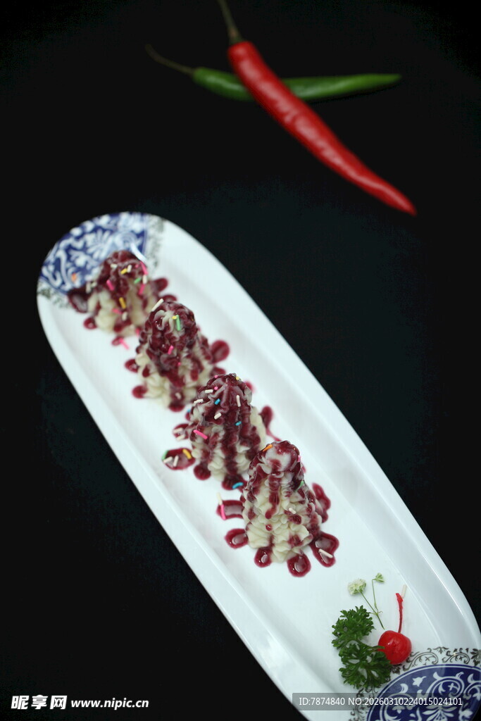 精致摆盘的特色风味牛肉