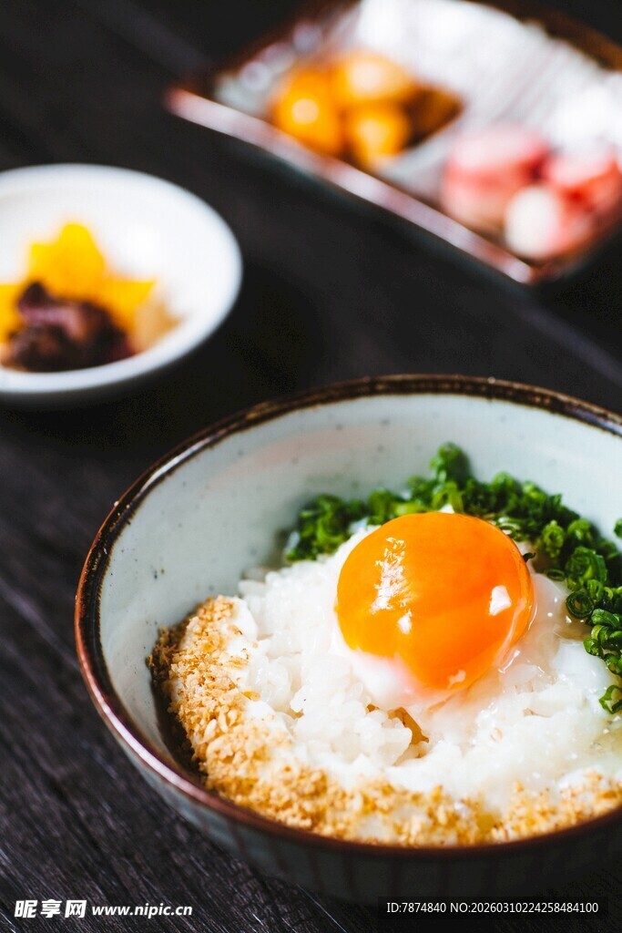 日式温泉蛋盖饭