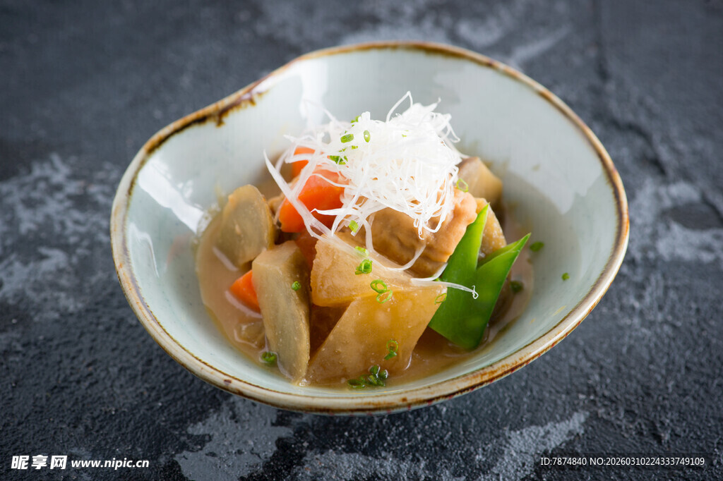 日式杂锦蔬菜豆腐碗