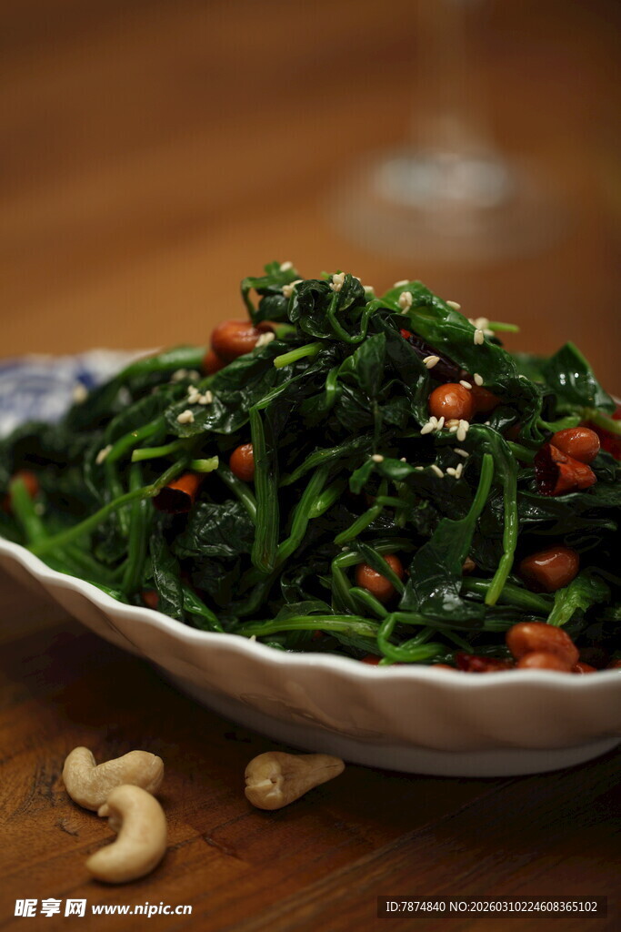 腰果拌菠菜