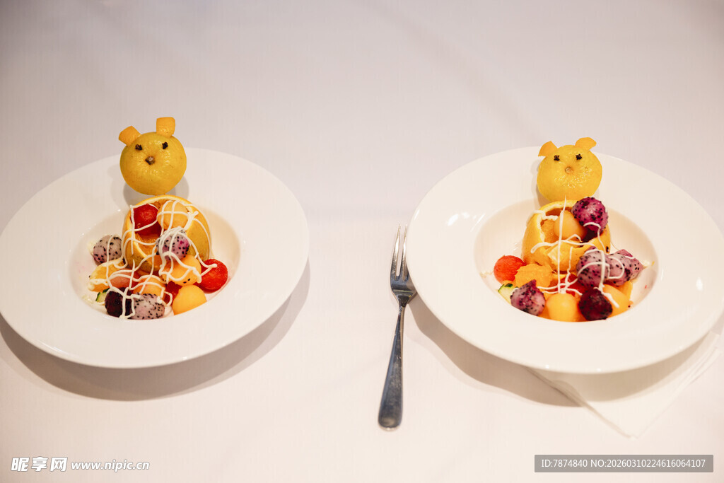 可爱小熊造型水果拼盘