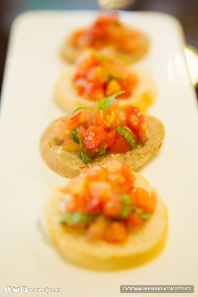 美味番茄芝士烤面包片