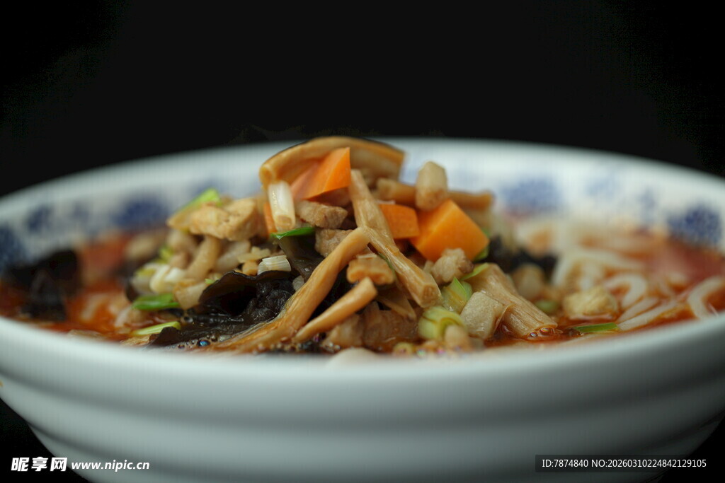 美味多彩的特色拌面