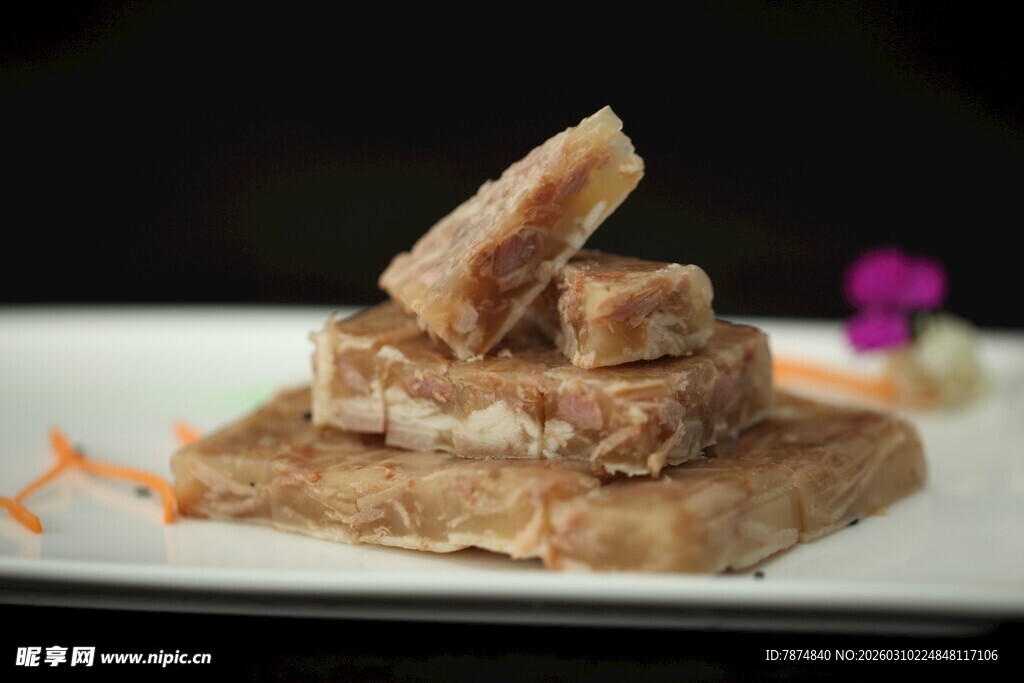 美味叠层糕点展示