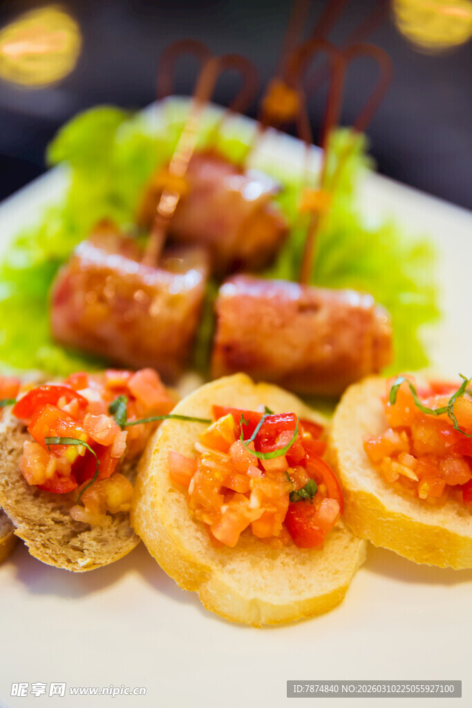 美味多样的精致小吃拼盘