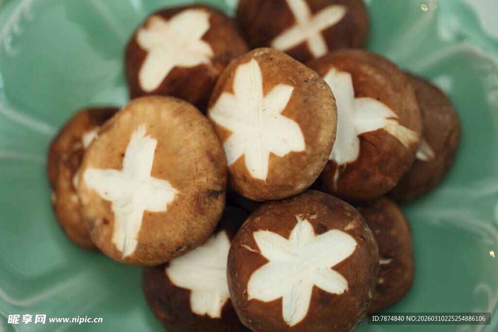 香菇摆盘 花纹别致