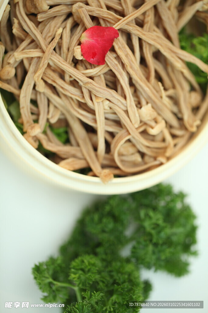 荞麦面凉拌菜 清新可口