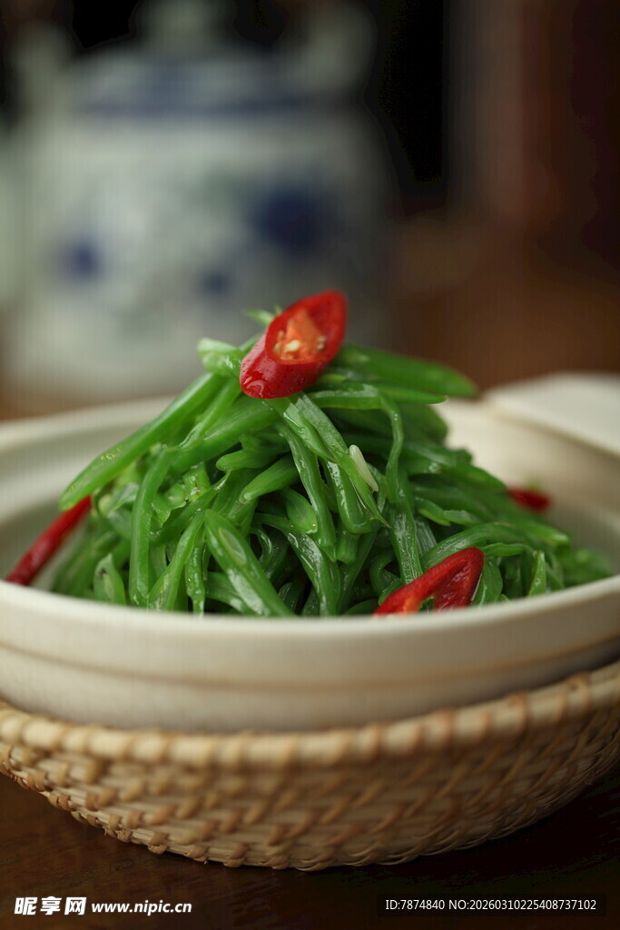 清炒空心菜 翠绿诱人