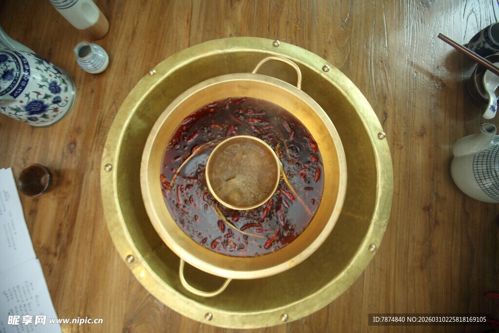 中式金盆盛物典雅场景