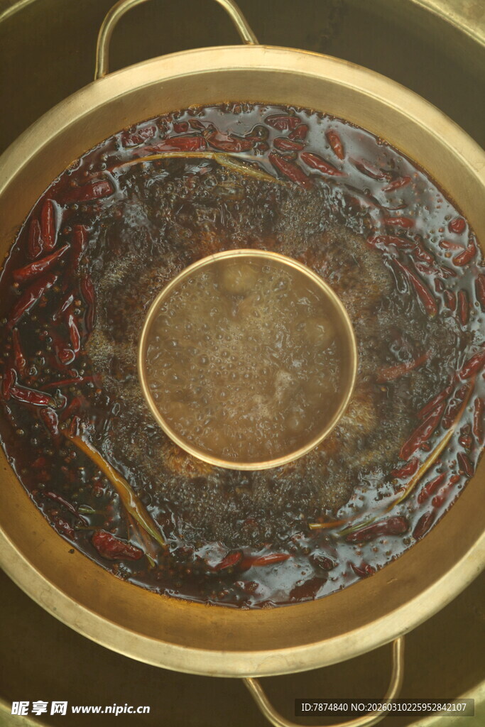 精美传统花纹圆形器物