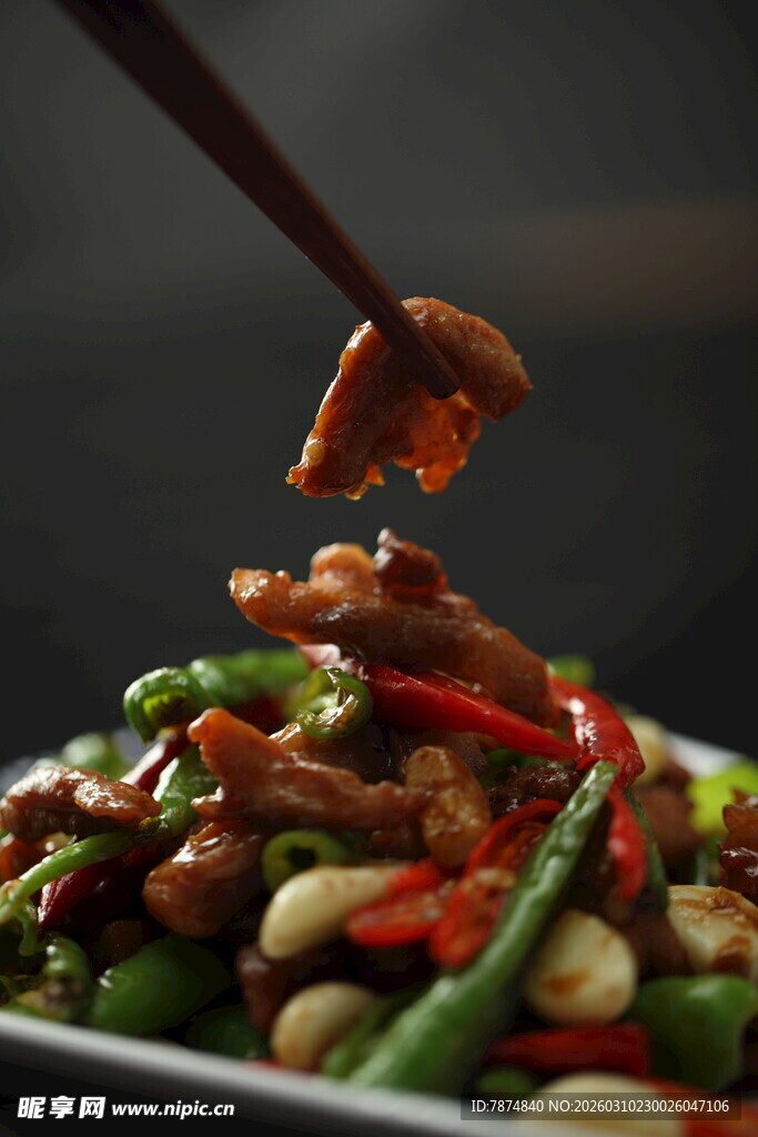 美味小炒 筷子夹起诱人瞬间