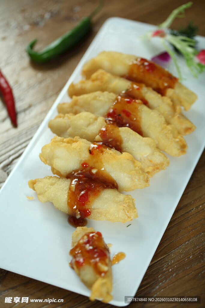 香煎鸡肉配甜辣酱