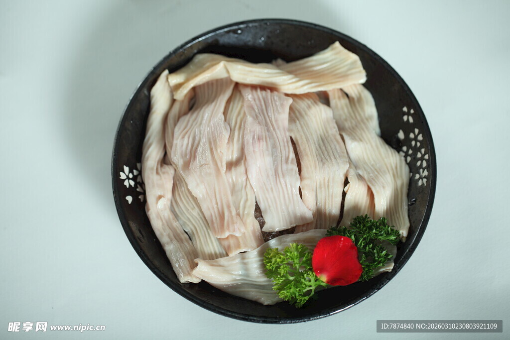 鲜嫩猪肚摆盘精致