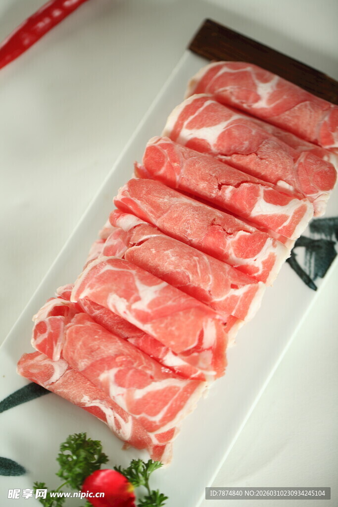 新鲜美味的切片肥牛卷