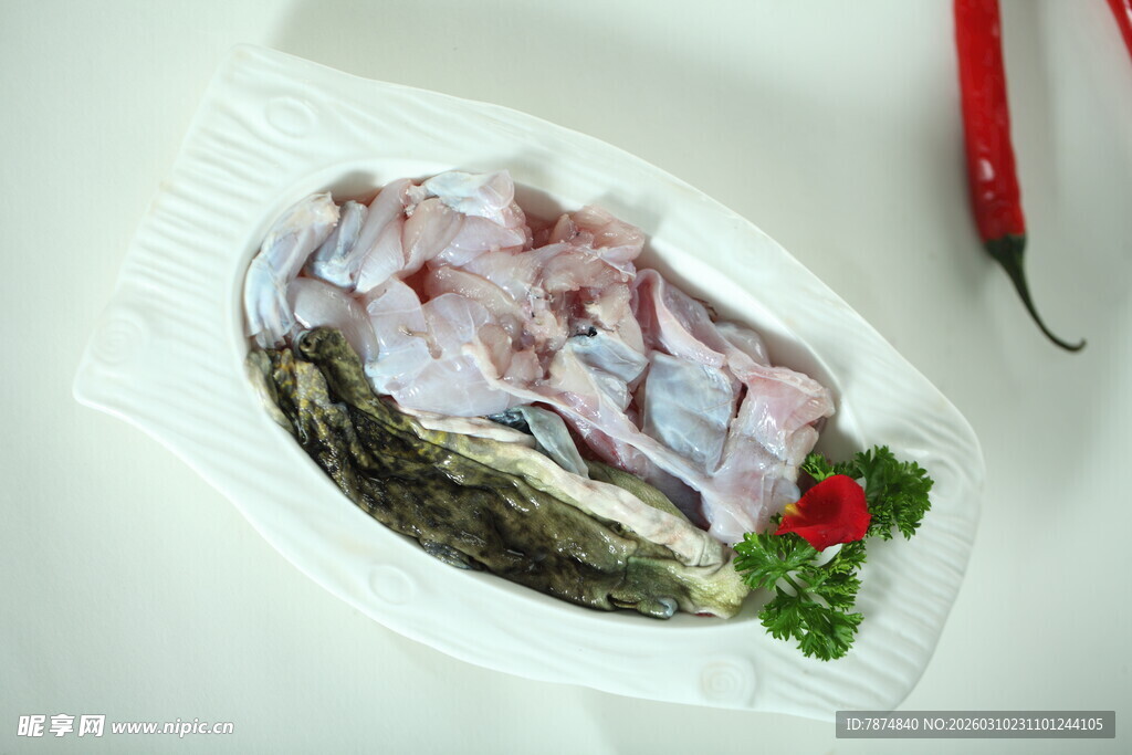 新鲜生鱼片摆盘展示