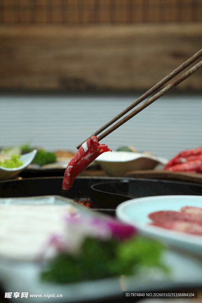 精致日式生鱼片美食瞬间