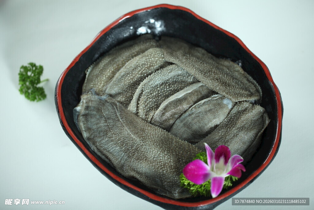 新鲜毛肚摆盘展示