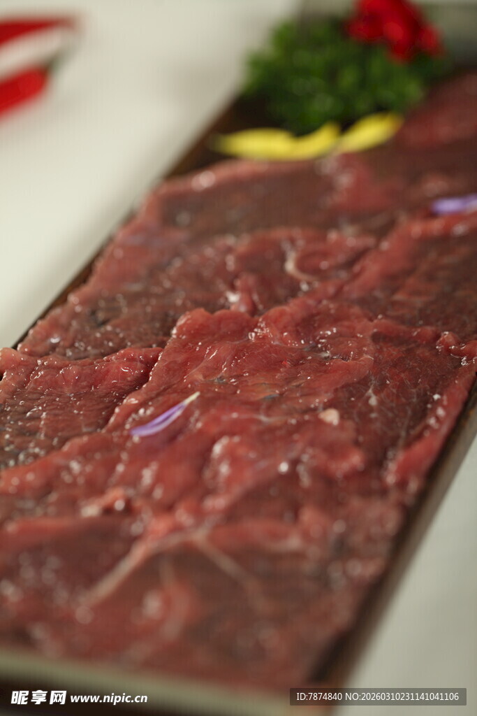 新鲜牛肉片展示