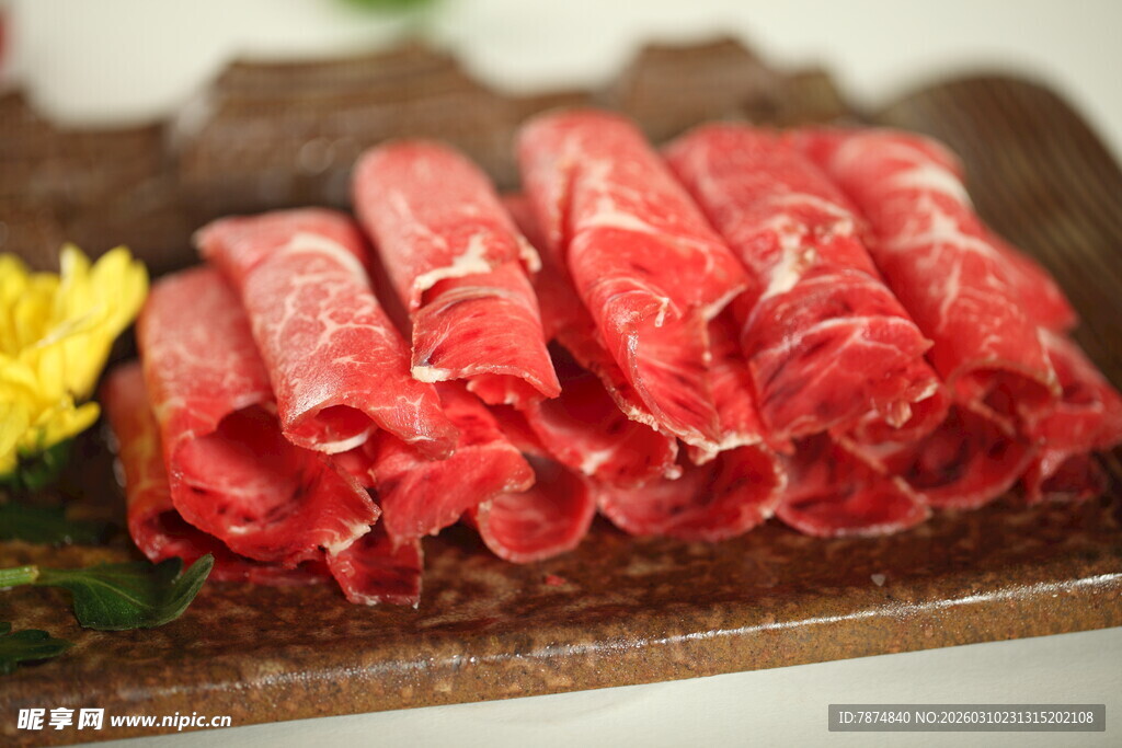 新鲜牛肉卷 色泽诱人