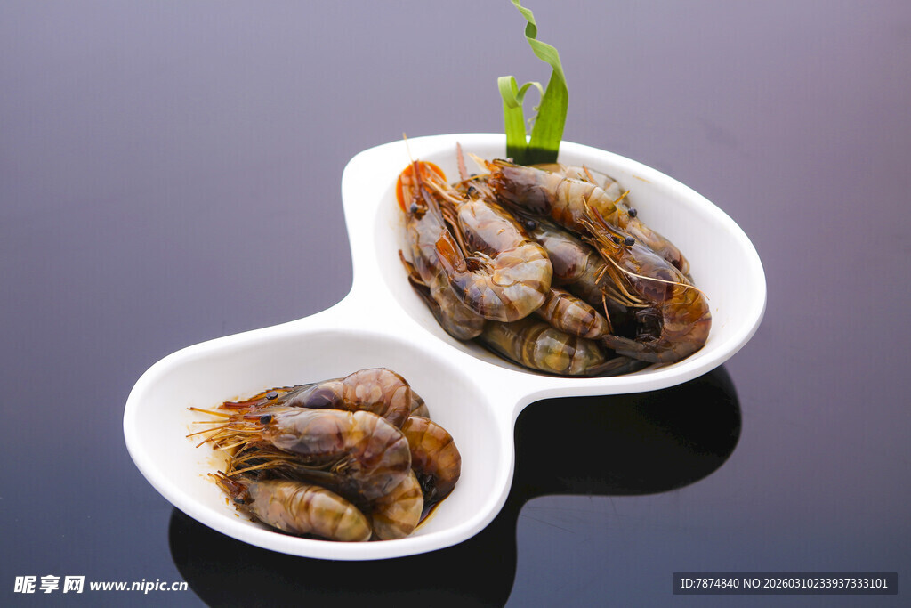 双碟美味卤味田螺