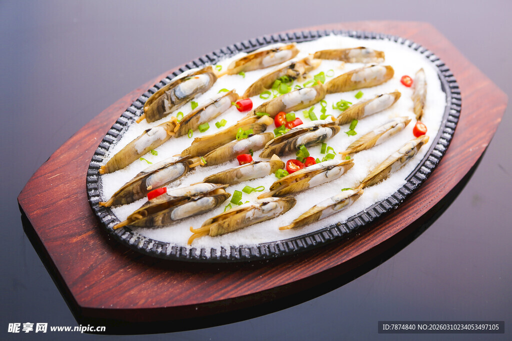 香煎秋刀鱼摆盘精致