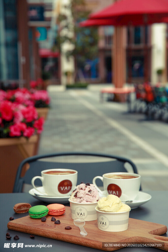 户外惬意咖啡甜点时光